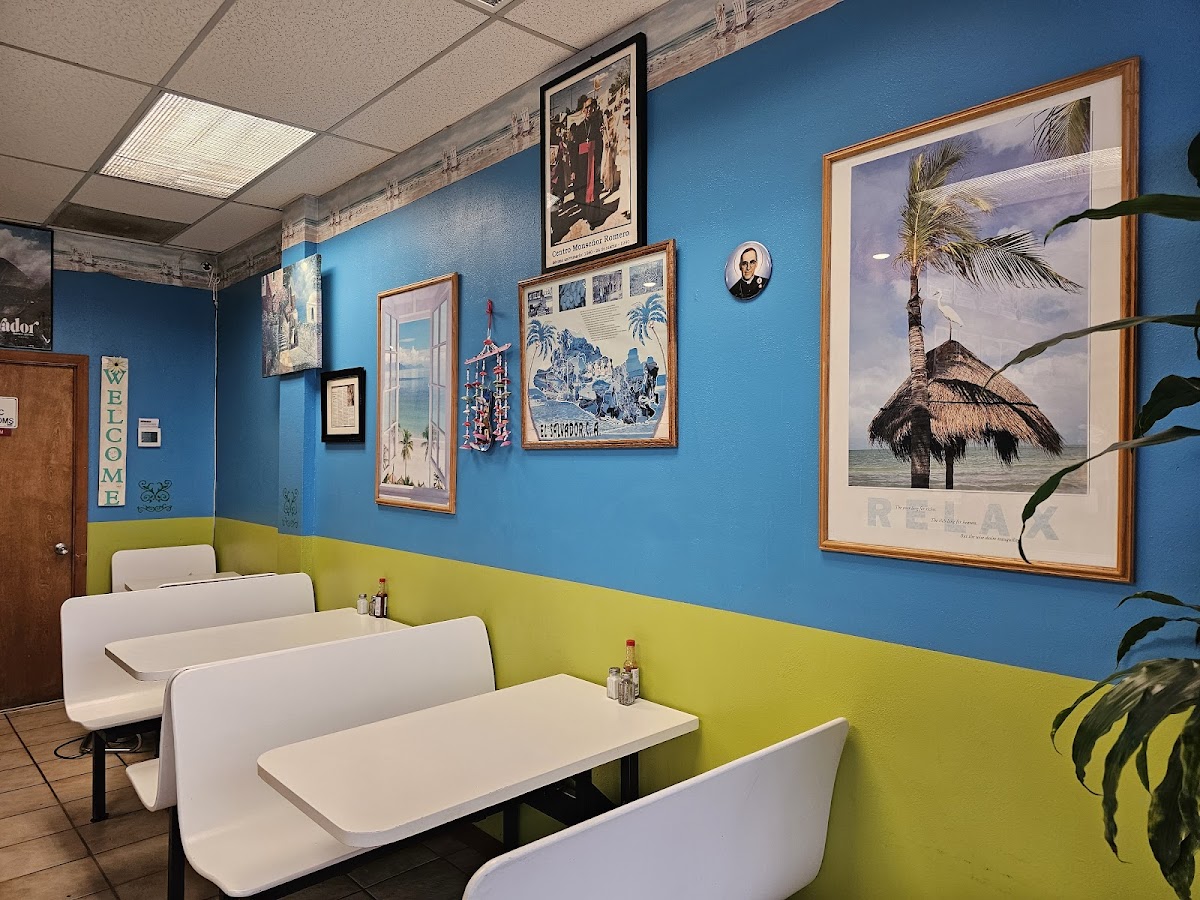 Tropical Salvadoreño Restaurant